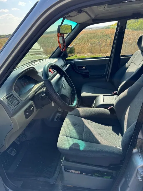 Продаю уаз патриот 2006 года! в хорошем состоянии!очень тяговитый, едет бодро! ходовая не беспокоит, двигатель отрабатывает хорошо ! патриот в хорошей комплектации,4 электростеклоподьемниа! музыка хорошая ! стоит газ 4.все работает! салон ухоженный, люк работает отлично ! автомобиль без дтп, ﻿поменял масло, фильтра, ﻿заменил антифриз! ﻿поставили новый аккумулятор ﻿поставил резину! рассмотрю обмен ! цена 480 т. р связь +79495946577 +79494423439 - фотография - 5