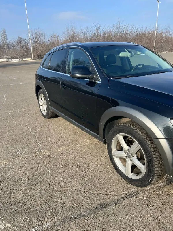 Продам- audi q5 s line guattro|2010г 2.0 бензин-✅ оригинальный пробег 164000 полный привод квадро-✅ салон в идеальном состоянии кожа-✅ электропривод багажника-✅ подогрев сидений -✅ электро регулировка сидений водителя и пассажира-✅ подкачка спины-✅ ломающиеся сиденья-✅ климат контроль двухзонный-✅ круиз контроль-✅ мульте медиа-✅ мулъте руль-✅ качественная музыка с заводским сабвуфером-✅ заводской монитор✅ резина зима лето диски r19-✅ переоформление без проблем ‼️ осмотр- донецк цена-1.3 +79493916312 📲 tg: максим 📞 звоните: +7(949)3916312 - фотография - 4