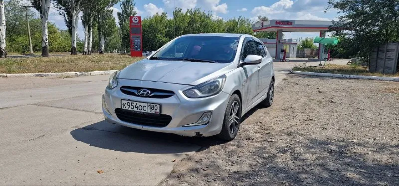 Продам солярис 2013года, мотор 1.6,кпп механика, машина в хорошем состоянии, новая резина два комплекта, новый компрессор кондиционера, рулевая рейка, поменяна цепь грм, сигнализация стеклоподьемники кондиционер всё работает. цена 580р, вопросы по телефону авто находится в макеевке +79493145487,+79494936731 - фотография - 4