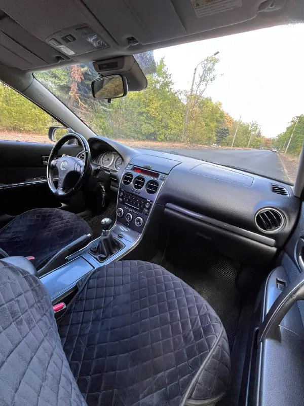 Mazda 6 gg mazda 1.8 мкпп 2007 год 530.000₽ круиз контроль. климат контроль. электро зеркала с подогревом подогрев передних сидений подогрев заднего стекла мультируль. 4 стеклоподъемника бортовой компьютер. продажа от собственника !!! без штрафов, залогов и прочего. авто в целом в достойном состоянии. новое сцепление, новый главный и рабочий цилиндр, новый аккумулятор, новый бензонасос. масло менял по регламенту каждые 7-8 тысяч. авто каждый день на ходу. луганск +79591636837 📞 звоните: +7(959)1636837 - фотография - 10