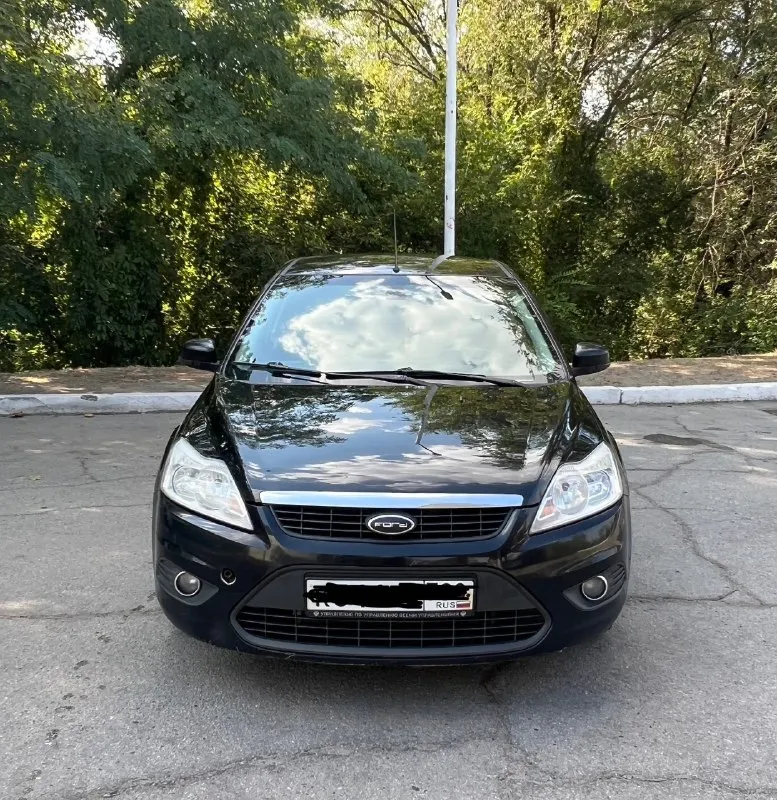 Продам ford фокус 1.6 механика 2009года выпуска. двигатель, коробка без нареканий. новое сцепление, новый комплект грм. заменены патрубки системы охлаждения. машина обслужена. стаканы, лонжероны, дно пороги все целое. с документами полный порядок, любое переоформление. цена 540₽, разумный торг на месте. осмотр г. луганск, звонить писать в любое время +79592671798 +79595026757 📞 звоните: +7(959)2671798 - фотография - 3