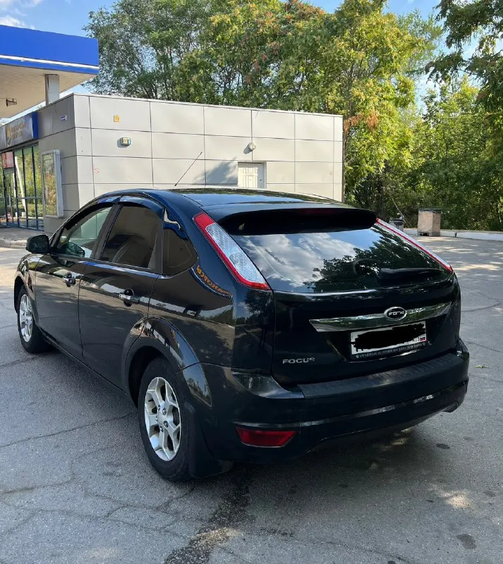 Продам ford фокус 1.6 механика 2009года выпуска. двигатель, коробка без нареканий. новое сцепление, новый комплект грм. заменены патрубки системы охлаждения. машина обслужена. стаканы, лонжероны, дно пороги все целое. с документами полный порядок, любое переоформление. цена 540₽, разумный торг на месте. осмотр г. луганск, звонить писать в любое время +79592671798 +79595026757 📞 звоните: +7(959)2671798 - фотография - 4