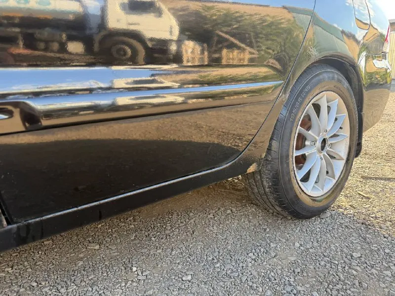 Продам mitsubishi lancer 9 2006 г. в. пробег: 264.000 км объем: 1.6 ат цена: 300000 пока есть мой вариант контакты: +79496990216 в техническом плане без нареканий, по кузову есть возрастные проблемы они видны на фото. по электрике все работает. - мультимедиа с блютуз; - подогрев передних сидений, заднего стекла, зеркал заднего вида; - 4 стеклоподъемника; - кожаный руль; - фотография - 4