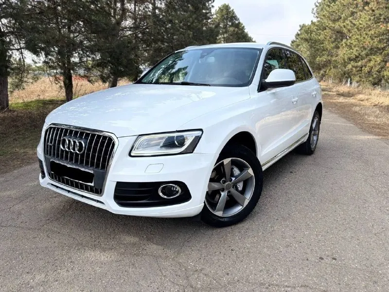 Audi q5 quattro 2014 автомобиль в идеальном состоянии. без дтп. птс оригинал! за все время всего один владелец, очень бережная эксплуатация. мотор установили абсолютно новый( не путать с контрактным, все документы и чеки есть. ) масло не расходует совсем! коробка полноценный 8-ми ступенчатый автомат по ходовой части нет ни единого шума. салон в отличном состоянии. нет ни дыр ни потертостей. все функции исправно работают. комплектация: климат контроль круиз контроль датчики света и дождя омыватель фар парктроники удержание в полосе премиальная музыка audi concert! 8 колонок + сабвуфер. электро-привод багажника передний электопривод сидений подогревы сидений, стекл, форсунок омывателя и зеркал. адаптивный ксеноновый свет фар. 2 ключа. 1 780. 000 торг. 📞 феникс : +7 (949) 440-89-85 - фотография - 1
