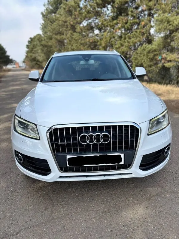 Audi q5 quattro 2014 автомобиль в идеальном состоянии. без дтп. птс оригинал! за все время всего один владелец, очень бережная эксплуатация. мотор установили абсолютно новый( не путать с контрактным, все документы и чеки есть. ) масло не расходует совсем! коробка полноценный 8-ми ступенчатый автомат по ходовой части нет ни единого шума. салон в отличном состоянии. нет ни дыр ни потертостей. все функции исправно работают. комплектация: климат контроль круиз контроль датчики света и дождя омыватель фар парктроники удержание в полосе премиальная музыка audi concert! 8 колонок + сабвуфер. электро-привод багажника передний электопривод сидений подогревы сидений, стекл, форсунок омывателя и зеркал. адаптивный ксеноновый свет фар. 2 ключа. 1 780. 000 торг. 📞 феникс : +7 (949) 440-89-85 - фотография - 3