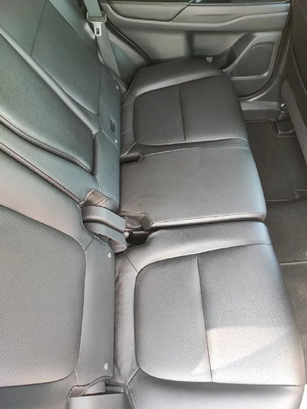 Аутлендер 3, 2017 год, полный привод, официальный! красились только два бампера. максимальная комплектация с подогревом лобового, климат, подогревы сидений, круизом, датчиками света/дождя/давления, бесключевой доступ, старт/стоп, 18 колёса, лэд оптика с туманками. состояние идеальное, всё время машина в донецке, пробег 150 тыс км. сделал летом большое то, заменили рычаги, тормоза, рулевую рейку, опоры, все масла в трансмиссии и двигателе. дополнительно установлены парктроники, камера, монитор, оригинальная защита двигателя, частично зашумлена, сигнализация с автозапуском, 2 ключа, 2 комплекта ковриков. 🍋 1.850 +79493250811 +79901021885 📞 звоните: +7(949)3250811 - фотография - 8