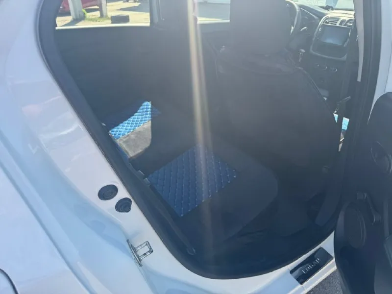 В продаже renault logan (рестайлинг) 2020 год мкпп ✅короtкo об автомобиле: качественный надежный дешевый в содержании автомобиль с большим багажником клиренсом и просторным салоном, оцинкованный кузов, 1.6 бензиновый атмосферный чугунный мотор и механическая кпп самая надежная компоновка проверенная временем. внешне и по технике в идеальном состоянии ходовая как мячик пройдено полное то с заменой масел и жидкостей и фильтров, грм с помпой и тд поменян меньше 10 тыс км назад. пробег 86 000 км ✅состояние: ✅внешне и по технике в идеале ✅без дтп ✅родной окрас ✅ходовая как новая без каких либо звуков ✅автомобиль не требует вложений ✅2 ключа ✅литые новые диски на новой резине пирелли ✅ комплектация : ✅музыка usb/aux блютус ✅обогрев зеркал и электрорегулировка ✅противотуманные фары ✅ кондиционер холодит отлично ✅регулировка руля ✅подогрев сидений ✅чистый салон без потертостей и дефектов в хороших чехлах ✅абс/ 📞 звоните: +7(959)2166419 - фотография - 8