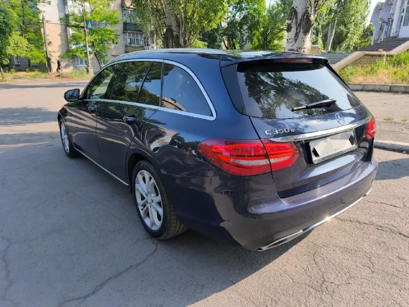 Продам mercedes c350e 2016г. 2l бензин (211л. с.) plug in hybrid задний привод. коробка автомат. пневмоподвеска. я собственник по всем документам. ☎ +7949-372-70-91 автомобиль в отличнейшем состоянии! кузов в родной краске, кузовные элементы не снимались, не менялись и не красились. вид имеет шикарный. двигатели, коробка, техника, подвеска, электрика все работает отлично, без вложений и проблем. белоснежный кожаный салон, в превосходном состоянии. богатейшая комплектация. двигатель 2 литра (211 л. с.) + плагин гибрид - полноценный т. е. заряжается от розетки (+82 л. с. батарея 65квт). можно проехать чисто на электродвигателе 20-40 км. , не тратя не капли бензина. автомобиль можно использвать как обычный бензиновый, как электро автомобиль и в смешином цикле (гибрид). динамика отличная. пневмоподвеска - увеличивает клиренс на 25 мм (актуально зимой!) и уменьшает клиренс на 15 мм при определенных условиях (при движении по трассе)или принудительно! так же обслужена - без нарек 📞 звоните: +7(949)3727091 - фотография - 5