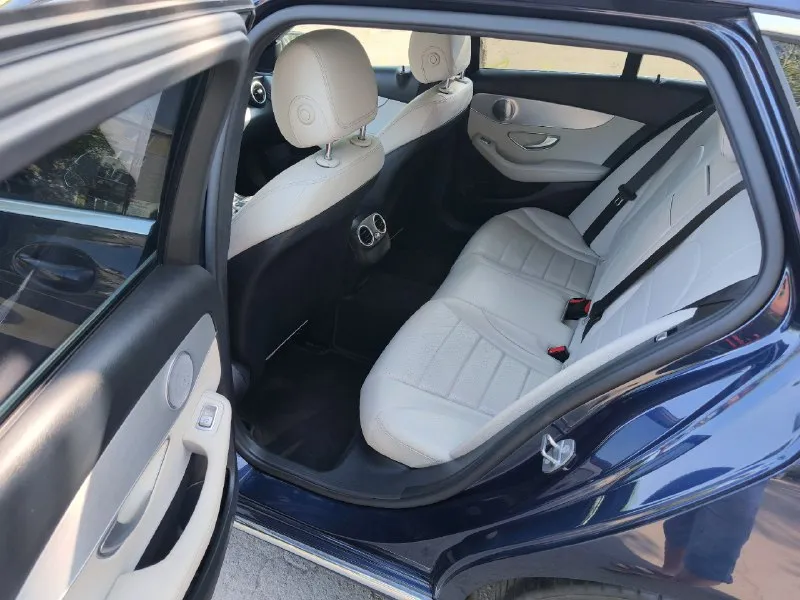 Продам mercedes c350e 2016г. 2l бензин (211л. с.) plug in hybrid задний привод. коробка автомат. пневмоподвеска. я собственник по всем документам. ☎ +7949-372-70-91 автомобиль в отличнейшем состоянии! кузов в родной краске, кузовные элементы не снимались, не менялись и не красились. вид имеет шикарный. двигатели, коробка, техника, подвеска, электрика все работает отлично, без вложений и проблем. белоснежный кожаный салон, в превосходном состоянии. богатейшая комплектация. двигатель 2 литра (211 л. с.) + плагин гибрид - полноценный т. е. заряжается от розетки (+82 л. с. батарея 65квт). можно проехать чисто на электродвигателе 20-40 км. , не тратя не капли бензина. автомобиль можно использвать как обычный бензиновый, как электро автомобиль и в смешином цикле (гибрид). динамика отличная. пневмоподвеска - увеличивает клиренс на 25 мм (актуально зимой!) и уменьшает клиренс на 15 мм при определенных условиях (при движении по трассе)или принудительно! так же обслужена - без нарек 📞 звоните: +7(949)3727091 - фотография - 8