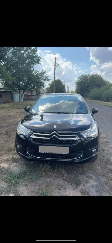Citroën ds4, 2012 г. в., 1.6 бензин, пробег 110 000 км (родной) продам стильный и надежный хэтчбек citroën ds4 в отличном состоянии. ✅ родной пробег — 110 тыс. км ✅ двигатель 1.6, работает ровно, без нареканий ✅ родной окрас, не битая, без дтп ✅ без вложений — сел и поехал! комплектация: —мультируль — жк-монитор — климат-контроль — подогрев передних сидений — панорамное лобовое стекло — удобный бардачок и большой багажник с подполом для инструментов и запаски — режим энергосбережения: авто отключает все системы через 30 минут после остановки двигателя и т. д. автомобиль с агрессивным и современным дизайном, отлично подойдёт как для города, так и для дальних поездок. зимняя резина в подарок!!!!!🎁 все документы в порядке, любые проверки приветствуются. цена-900000 реальному покупателю небольшой торг красный луч +7 (959) 257-79-61 звоните по всем вопросам 📞 звоните: +7(959)2577961 - фотография - 2