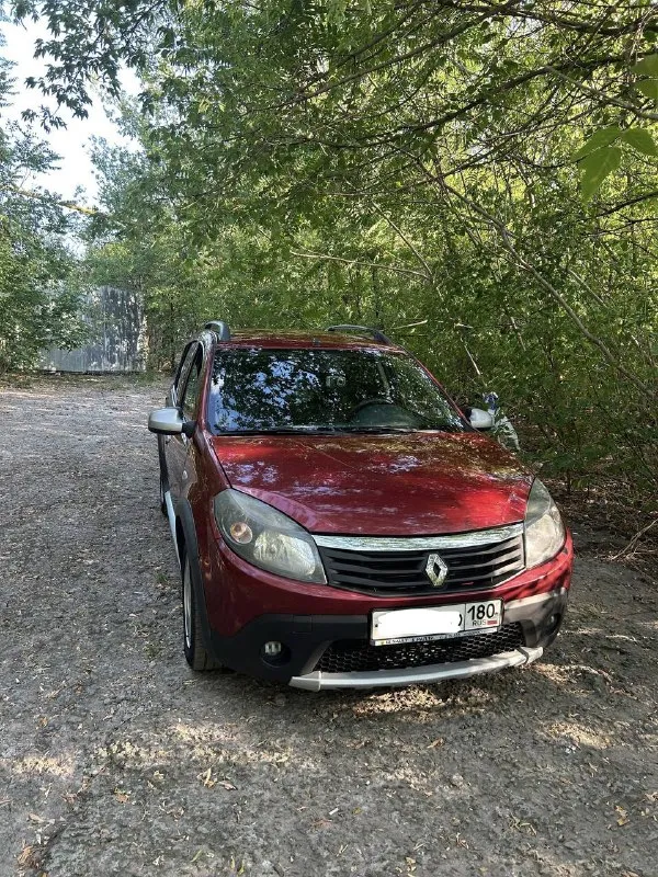 Продаю свой личный автомобиль renault сандеро степвей 1.6 на механике я второй владелец пробег 210.0... - фотография