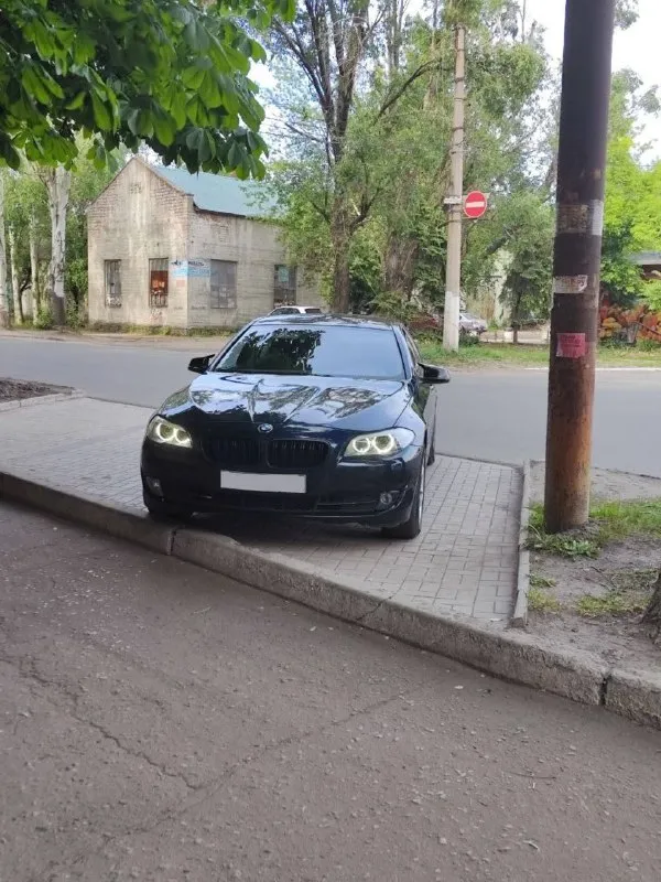 Bmw f 10 523 204 л. с 2011год, оригинальный пробег 260000 км чистокровный баварец, куплена у официал... - фотография