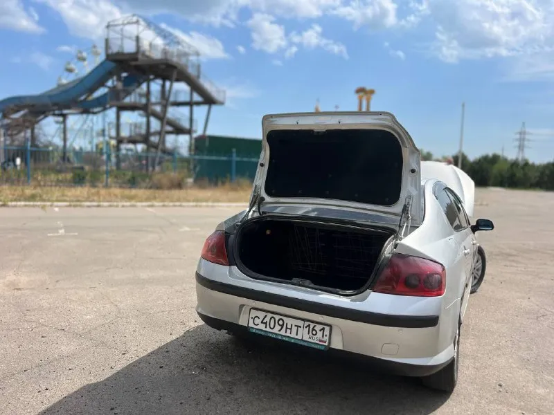 Продам пежо 407 2006 год заменены катушки обслужена система охлаждения хороший свет в фарах ксенон в туманках ксенон 1.8 двигатель колодки поменяли ( все 4 ) ездила женщина, относились бережно пороги/ дно целое с документами полный порядок, полное переоформление покупали для женщины, продаем из-за того что машина на механике машина не с салона, есть некоторые нюансы, на все эти нюансы будет соответствовать торг рассмотрю варианты на обмен цена 380 + торг +79497162754 +79497162755 @andrey46284 - фотография - 7