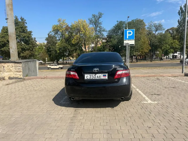 Toyota camry 3.5 самая легендарная модель camry. японская сборка самая полная комплектация, официальная не пригнана, автомобиль был куплен в автосалоне в мариуполе в 2006 году и был в использовании в одних руках все это время. автомобиль не бит не крашен что большая редкость для этих автомобилей. родной пробег, вложений не требует вообще, все работает исправно каждая кнопочка, кузов и салон в идеальном состоянии по двигателю и коробке нет вообще не каких вопросов, за автомобилем вёлся очень хороший уход все и всегда менялось вовремя. автомобиль поставлен на постоянный донецкий учёт продажа с переоформлением в мрэо. за этот автомобиль можно писать очень долго лучше приезжайте на осмотр и тест-драйв автомобиля. по всем остальным вопросам обращайтесь по телефону в любое время. +79493589563 торг при осмотре автомобиля!!! ‼️цена: 1.200.000₽, срочная продажа. двигатель: 3.5 бензин год: 2006 пробег: 197500 пробег честный - фотография - 4