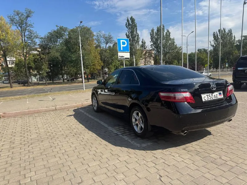 Toyota camry 3.5 самая легендарная модель camry. японская сборка самая полная комплектация, официальная не пригнана, автомобиль был куплен в автосалоне в мариуполе в 2006 году и был в использовании в одних руках все это время. автомобиль не бит не крашен что большая редкость для этих автомобилей. родной пробег, вложений не требует вообще, все работает исправно каждая кнопочка, кузов и салон в идеальном состоянии по двигателю и коробке нет вообще не каких вопросов, за автомобилем вёлся очень хороший уход все и всегда менялось вовремя. автомобиль поставлен на постоянный донецкий учёт продажа с переоформлением в мрэо. за этот автомобиль можно писать очень долго лучше приезжайте на осмотр и тест-драйв автомобиля. по всем остальным вопросам обращайтесь по телефону в любое время. +79493589563 торг при осмотре автомобиля!!! ‼️цена: 1.200.000₽, срочная продажа. двигатель: 3.5 бензин год: 2006 пробег: 197500 пробег честный - фотография - 6