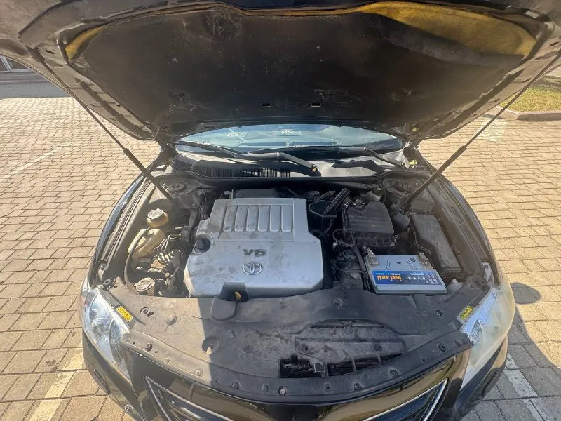 Toyota camry 3.5 самая легендарная модель camry. японская сборка самая полная комплектация, официальная не пригнана, автомобиль был куплен в автосалоне в мариуполе в 2006 году и был в использовании в одних руках все это время. автомобиль не бит не крашен что большая редкость для этих автомобилей. родной пробег, вложений не требует вообще, все работает исправно каждая кнопочка, кузов и салон в идеальном состоянии по двигателю и коробке нет вообще не каких вопросов, за автомобилем вёлся очень хороший уход все и всегда менялось вовремя. автомобиль поставлен на постоянный донецкий учёт продажа с переоформлением в мрэо. за этот автомобиль можно писать очень долго лучше приезжайте на осмотр и тест-драйв автомобиля. по всем остальным вопросам обращайтесь по телефону в любое время. +79493589563 торг при осмотре автомобиля!!! ‼️цена: 1.200.000₽, срочная продажа. двигатель: 3.5 бензин год: 2006 пробег: 197500 пробег честный - фотография - 8