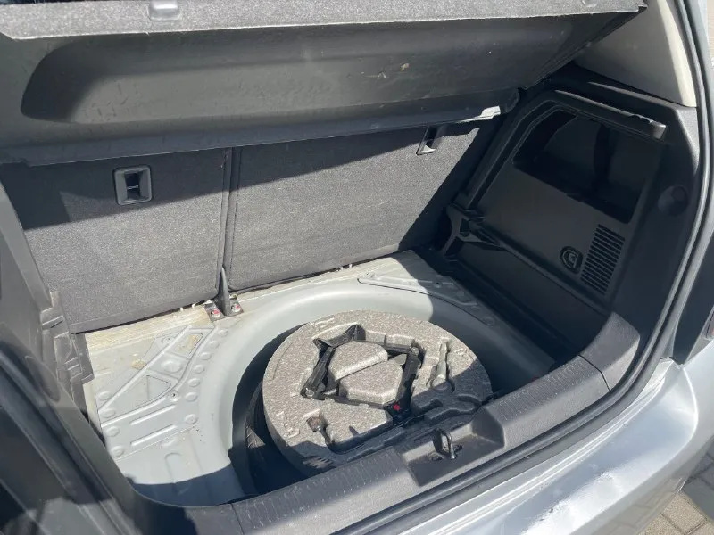 Продам chevrolet aveo t300 hatchback пробег: 150 000 км двигатель: резвый 1,6 л. коробка передач: работает безупречно, без пинков и рывков кузов: хэтчбек – практичный и манёвренный оцинкованное днище – защита от коррозии на долгие годы состояние: регулярное обслуживание каждые 8 000 км двигатель в отличном состоянии по лкп есть небольшие недочёты (готов обсудить скидку) за 3 года владения машина ни разу не подвела идеально подойдёт для начинающих водителей **цена:** 550 000 рублей, разумный торг при осмотре. +79497390564 звоните, отвечу на все вопросы! готов на тест-драйв. машина каждый день на ходу, документы в порядке. 📞 звоните: +7(949)7390564 - фотография - 6