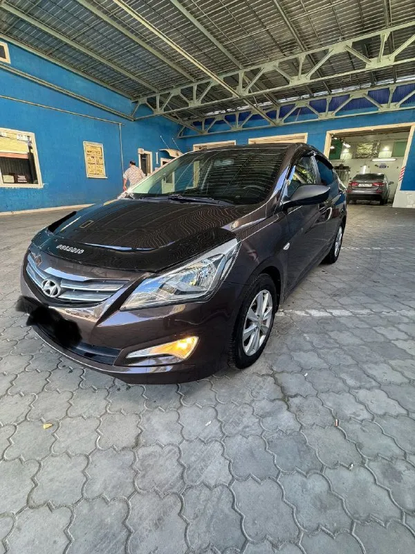 💰цена 945 тысячи руб💰 продам хюндай ✅солярис. 2016 года рестайлинг. ✅в хорошем ухоженном состоянии. пробег 190 т родной. 1.6 двигатель. коробка автомат полная комплектация. машина шустрая никогда не подводила вся техника двигатель все в исправном состоянии сел поехал масло фильтра заменены каждый 7000 т коробка переключает плавно без рывков ходовая часть в отличном состоянии. зимняя резина в придачу проехала 800 км можно сказать как новая ☎+79495695833 донецк - фотография - 3