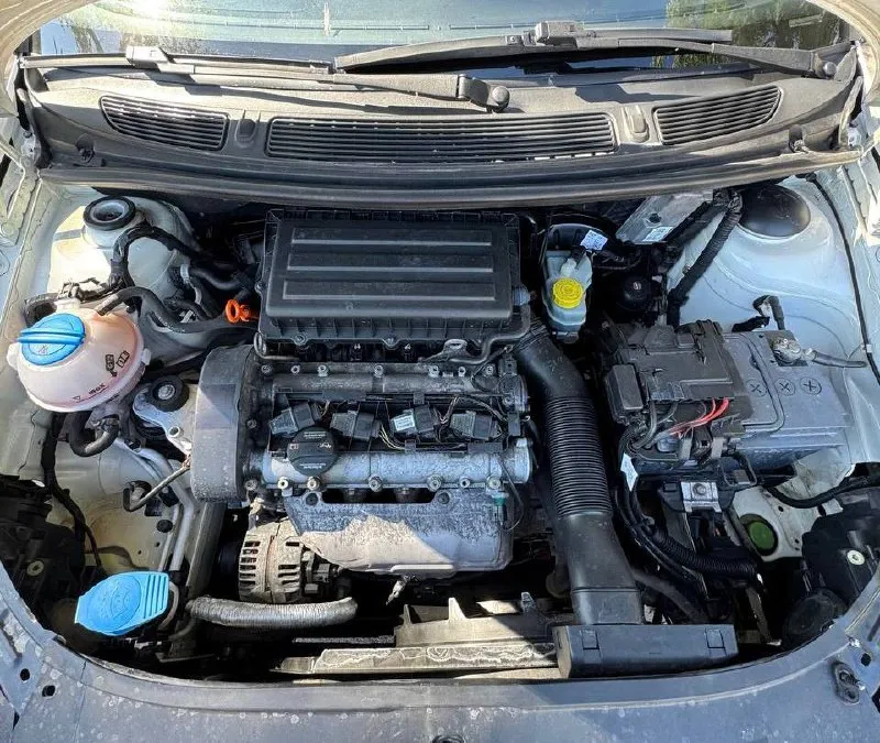 Skoda fabia 1.4 mk2 restyling 💰цена: 620 000р 🏢город: мариуполь 📅год выпуска: 2013 🧾пробег: 166 148 км. ⚙️двигатель: 1.4 ⛽топливо: бензин ⚙️кпп: механика телефон: +7-949-727-41-51 +7-989-263-55-56 +7-949-551-91-52 💾 описание: fabia идеальный выбор для тех, кто ищет надёжный и практичный автомобиль. этот хетчбек отличается элегантным дизайном и просторным салоном. ✅ 1 владелец, южная эксплуатация. ✅отличное состояние кузова, без коррозии, несколько косметических подкрасов. ✅ хорошее состояние как внешне так и технически. комплектация 👍 : кондиционер, гур, abs, центральный замок, подогрев сидений, хорошая летняя резина, полный электропакет, круиз контроль. улица шевченко 269 - фотография - 7