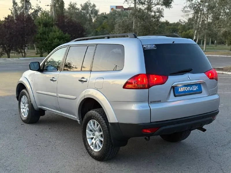 🇯🇵 mitsubishi pajgerosport ii 💰цена: 1 440 000р 🏢город: мариуполь 📅год выпуска: 2012 🧾пробег: 242 233 км. ⚙️двигатель: 2.5 ⛽топливо: дизель ⚙️кпп: автомат 📞 телефон: +7-949-727-41-51 +7-989-263-55-56 +7-949-551-91-52 💾 описание: - фотография - 4