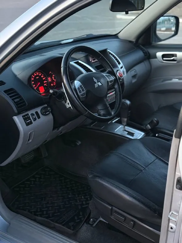 🇯🇵 mitsubishi pajgerosport ii 💰цена: 1 440 000р 🏢город: мариуполь 📅год выпуска: 2012 🧾пробег: 242 233 км. ⚙️двигатель: 2.5 ⛽топливо: дизель ⚙️кпп: автомат 📞 телефон: +7-949-727-41-51 +7-989-263-55-56 +7-949-551-91-52 💾 описание: - фотография - 9