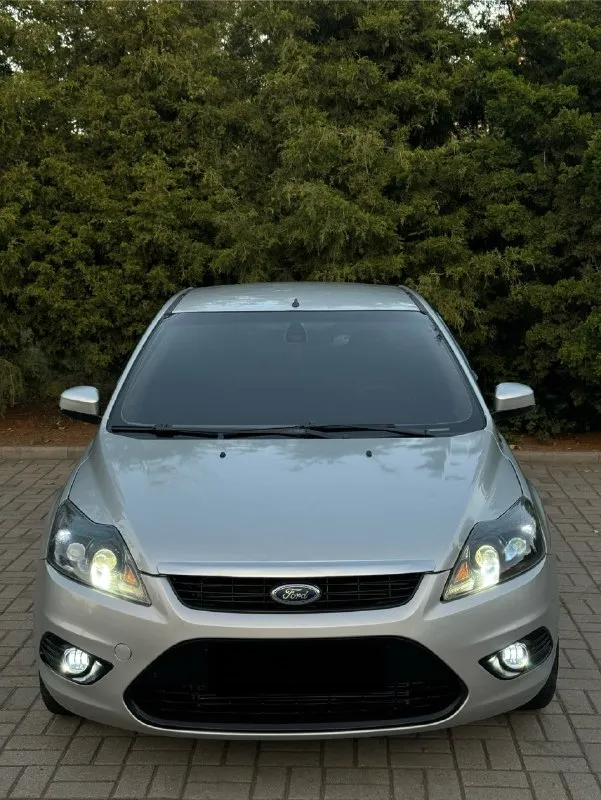 Ford focus 2 ford фокус 2 рестайлинг 2011г 1.8 мт бензин отличный, не дымит, не троит, весь сухой, не дезелит, никаких лишних звуков! коробка механическая, без хрустов, переключает плавно, мягко! ходовая без нареканий, не гремит, не стучит, мягкая, комфортная! фары bi led улучшеный свет, с двойными линзами, туманки led диски r17 на отличной резине. без рыжиков, без гнили, ровная целая машинка, как на фото ) документы чистые, без запретов, без штрафов, любое переоформление в мрэо с моим присутствием, без проблем. осмотр г. макеевка связь +7949-489-08-56 - +7949-607-32-69 цена 625.000 руб торг разумный у капота 📞 звоните: +7(949)4890856 - фотография - 7