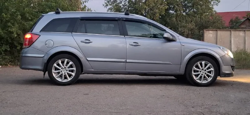 Продам opel astra h универсал. год выпуска 2005г. обьем 1,8л. мкпп, бензин/газ. газ вписан. в хороше... - фотография