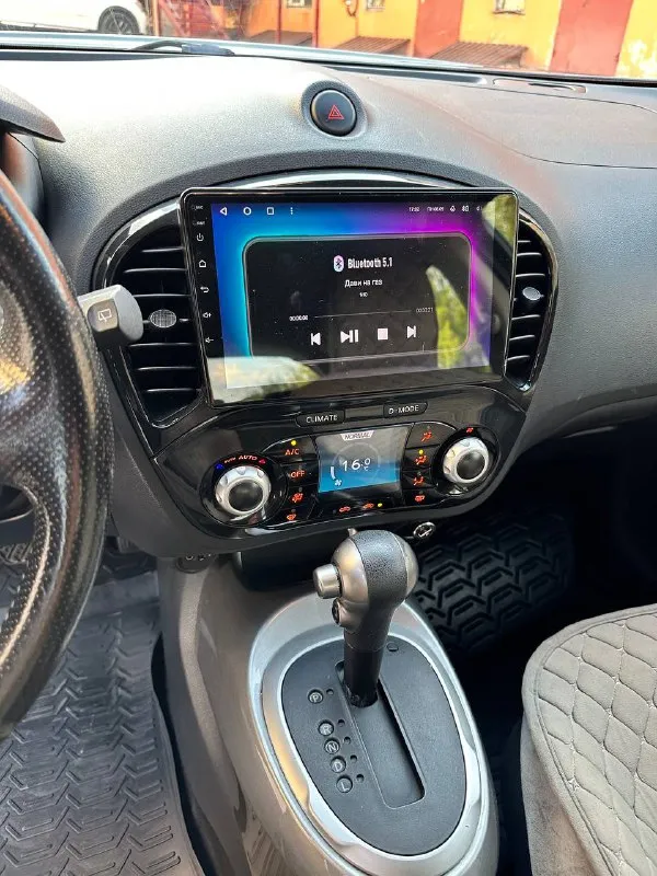 Nissan juke год выпуска :2012 автоматическая кп кнопка старт/стоп хорошая мультимедиа сигнализация pandora с автозапуском камера заднего вида подогрев передних сидений два комплекта резины бензин, 1.6 пробег : 163 тыс км 117 л. с. цена : 1.150 000 руб. торг у капота. тел. : +79495996983 - фотография - 9