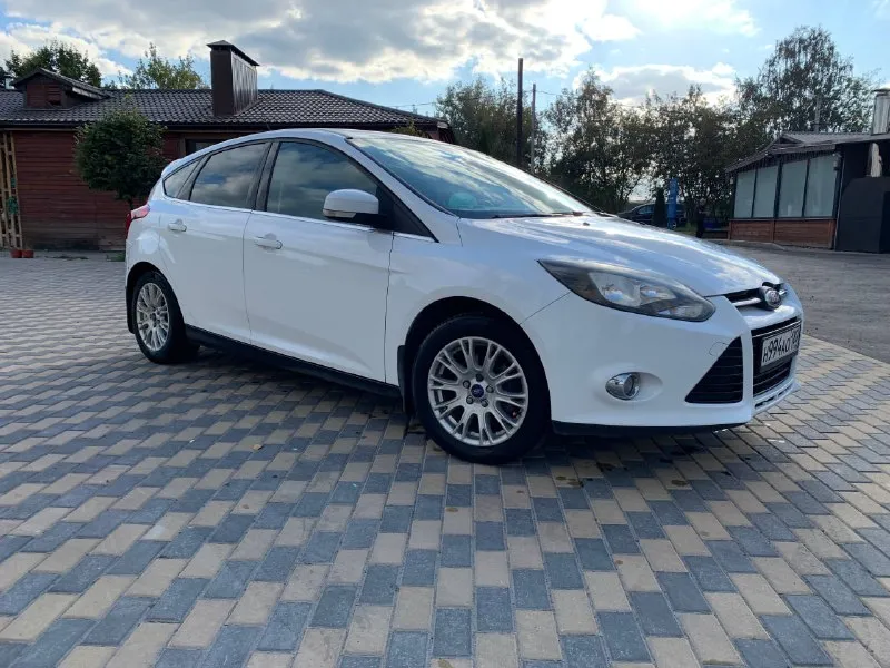 Продам ford focus 3 год: 2013 двигатель: 1.6 (140л. с) коробка: механика пробег: 216т владельцев: 2 (я второй хозяин) цена: 900 (торг) +79257308859 (звонить на этот!) +79493848912 вотсап и телеграмм на этом номере, звоните пишите, отвечу на вопросы в машине стоит новое сцепление, рулевая рейка, генератор, в круг тормозные диски и тд. целая папка заказ нарядов, за машиной следил, денег не жалел. по комплектации: двух зонный климат контроль авто свет авто дождь автоматическое затемнение зеркало заднего вида парктроники 5 ступенчатый подогрев кресел 4 автоматических стеклоподъемника с защитой от придавливания объёмная сигнализация (с завода) два ключа старт/стоп музыка с настройкой (для водителя/для всех) открыты все скрытые функции два комплекта ковров мультируль хорошая летняя резина лобовое стекло в подогревом осмотр горловка/донецк договоримся 📲 tg: @olezhka_11 📞 звоните: +7(949)3848912 - фотография - 4