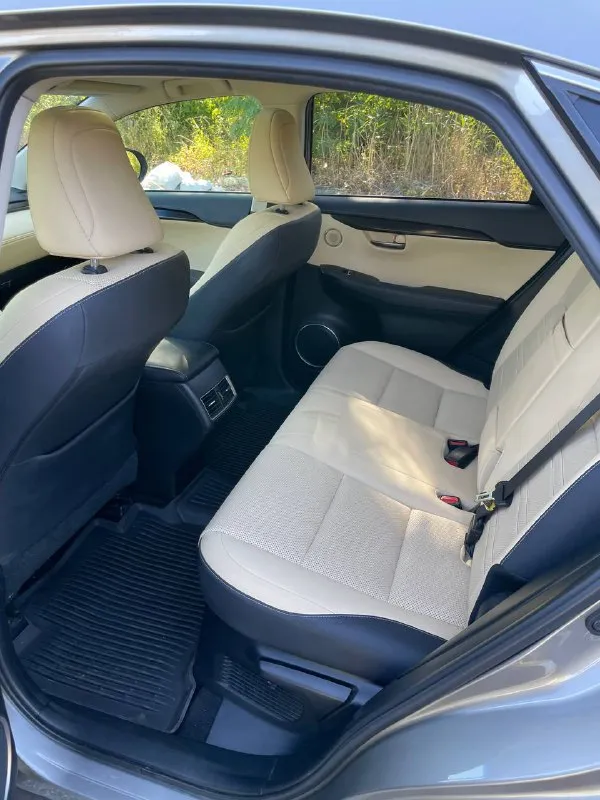 Продам lexus nx 300 2.0t год: 2019 тип кпп: автомат пробег: 94 000 км безопасность вся целая, весь в идеале, что можно увидеть по vin: jtjbarbz8k2214258 - бесключевой доступ на всех дверях - подогрев сидений, электрорегулировка - подогрев руля - климат контроль - ассистент удержания-полосы - активный дальний свет - выбор режима движения eco|sport - камера заднего вида - парктроники перед и зад - apple car play + android auto - запуск двигателя start/stop - сенсорное управление основным меню - датчики: дождя, света, давления в шинах автомобиль полностью обслужен, эксплуатировался бережно, гаражное хранение, пригонял для личного пользования в декабре 2023 года из беларуси. +79494408414 +79495262239 💸цена: 3.500.000₽ + торг у капота осмотр г. донецк - фотография - 9