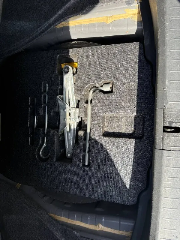 Продаю хонда акорд type s, год 2008,один владелец ( с новья), мотор 2,4 автомат, что касаемо техники то 5+ без вложений, обслужена от а до я, сделана профессиональная палировка, с нанесением керамики в 2 слоя, химчистка, никаких запахов салоне нет, только прекрасный запах кожи и ковролина ! руль в заводской оплетке не перешит родной так же ручка акпп родная, очень живой по всем параметрам авто, торг будет у капота реальным покупателям, открою смс так как связь не очень ловит, пишите звоните обсудим, видео звонок с прибором приветствуется без проблем все удачи! тел 89289042454 цена 1180000 - фотография - 10