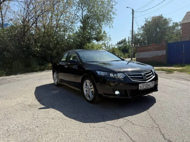 Продаю хонда акорд type s, год 2008,один владелец ( с новья), мотор 2,4 автомат, что касаемо техники то 5+ без вложений, обслужена от а до я, сделана профессиональная палировка, с нанесением керамики в 2 слоя, химчистка, никаких запахов салоне нет, только прекрасный запах кожи и ковролина ! руль в заводской оплетке не перешит родной так же ручка акпп родная, очень живой по всем параметрам авто, торг будет у капота реальным покупателям, открою смс так как связь не очень ловит, пишите звоните обсудим, видео звонок с прибором приветствуется без проблем все удачи! тел 89289042454 цена 1180000 - фотография - 2