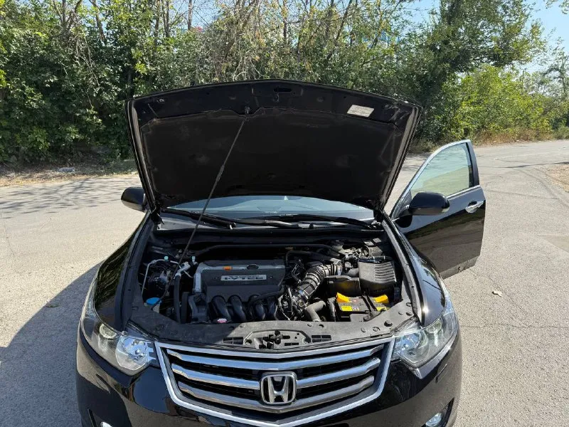 Продаю хонда акорд type s, год 2008,один владелец ( с новья), мотор 2,4 автомат, что касаемо техники то 5+ без вложений, обслужена от а до я, сделана профессиональная палировка, с нанесением керамики в 2 слоя, химчистка, никаких запахов салоне нет, только прекрасный запах кожи и ковролина ! руль в заводской оплетке не перешит родной так же ручка акпп родная, очень живой по всем параметрам авто, торг будет у капота реальным покупателям, открою смс так как связь не очень ловит, пишите звоните обсудим, видео звонок с прибором приветствуется без проблем все удачи! тел 89289042454 цена 1180000 - фотография - 8