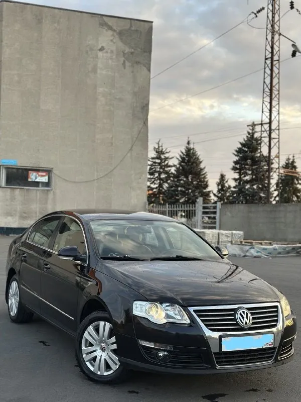 Продам volkswagen passat 🔥

Год выпуска:2005🔥
Модификация:2.0 fsi at (150 л. С. )🔥
Тип двигателя: бензин🔥
Коробка передач : автомат 🔥
Привод:передний🔥
Тип кузова : седан🔥
Koмплeктaция: highline (полная, кроме люка)🔥
Цвет:черный 🔥

В продаже volkswagen passat в бешеной и редкой комплектации, есть абсолютно все функции, кроме люка.
Двигатель -в идеальном состоянии, заводится с пол оборота, работает тихо, без каких-либо шумов. Тяга бешеная.
Акпп (японский aisin-неубиваемая коробка автомат)-в идеальном состоянии, все передачи щелкают резко, без пинков, без глюков.
По салону есть мелкие нюансы, на которые готов уступить, ничего критичного, для 2005 года сохранился очень даже хорошо.
По ходовой-абсолютно делать ничего не нужно, машина мягкая, дорогу чувствует уверенно.

Полное оформление авто, готовый пакет документов для постановки на учет.
Готов к выезду в любой сервис по вашему желанию.

✅Цена: 749.999 тысяч

Возможен пригон по договоренности.
Возможен обмен.
📌Номер для связи:+79495752024 - фотография - 5