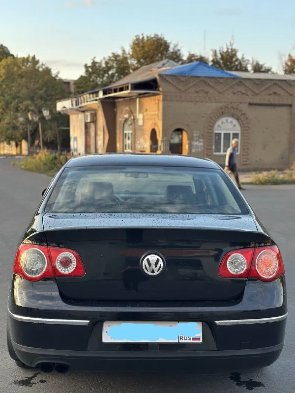 Продам volkswagen passat 🔥

Год выпуска:2005🔥
Модификация:2.0 fsi at (150 л. С. )🔥
Тип двигателя: бензин🔥
Коробка передач : автомат 🔥
Привод:передний🔥
Тип кузова : седан🔥
Koмплeктaция: highline (полная, кроме люка)🔥
Цвет:черный 🔥

В продаже volkswagen passat в бешеной и редкой комплектации, есть абсолютно все функции, кроме люка.
Двигатель -в идеальном состоянии, заводится с пол оборота, работает тихо, без каких-либо шумов. Тяга бешеная.
Акпп (японский aisin-неубиваемая коробка автомат)-в идеальном состоянии, все передачи щелкают резко, без пинков, без глюков.
По салону есть мелкие нюансы, на которые готов уступить, ничего критичного, для 2005 года сохранился очень даже хорошо.
По ходовой-абсолютно делать ничего не нужно, машина мягкая, дорогу чувствует уверенно.

Полное оформление авто, готовый пакет документов для постановки на учет.
Готов к выезду в любой сервис по вашему желанию.

✅Цена: 749.999 тысяч

Возможен пригон по договоренности.
Возможен обмен.
📌Номер для связи:+79495752024 - фотография - 6