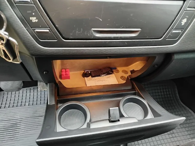 Семейный минивэн.7 мест. ситроен с4 гранд пикассо. 2008 г. в. двигатель 1.6 дизель, с турбиной. кпп автомат( робот). пробег 352.000.(проверенный при покупке). салон, велюр.8 подушек безопасности, полный электро-пакет. датчик дождя, датчик света. круиз-контроль, климат-контроль. авто, без дтп. два ключа. два комплекта резины, зима на железных дисках, лето на оригинальных титанах. в автомобиле работает каждая кнопка. . цена 750.000. рублей. торг. +79492220202.+79590387536 - фотография - 9