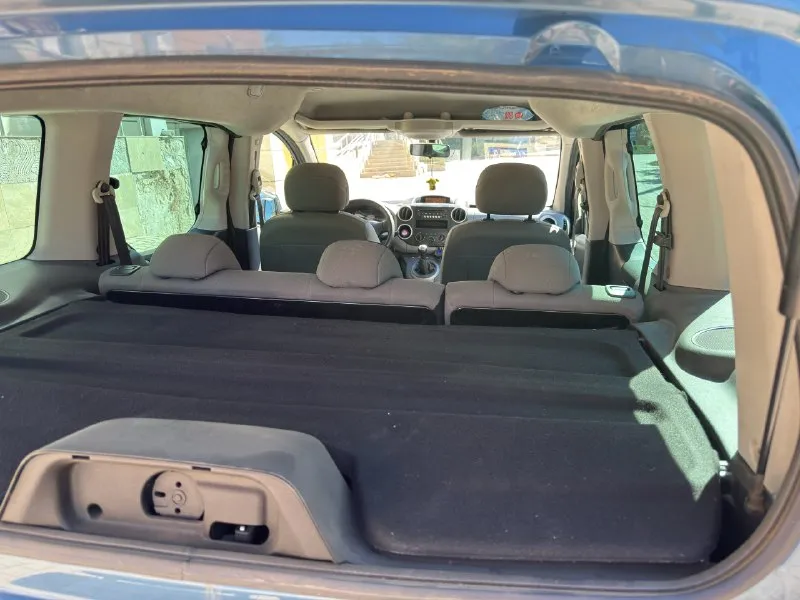 Citroen berlingo multispace год выпуска: 2016 тип кпп: механическая объем двигателя: 1.6 л тип топлива: бензин пробег: 228 000 км цена: 💥 1 650 000 рубли 💥 дополнительная информация: кондиционер abs круиз контроль подогрев передних сидений, задний ряд сидений - трансформер управление медиа на лепестках 2 ключа технически в отличном состоянии, машина ухожена и полностью обслужена +7 949 009 36 40 📞 звоните: +7(949)0093640 - фотография - 6