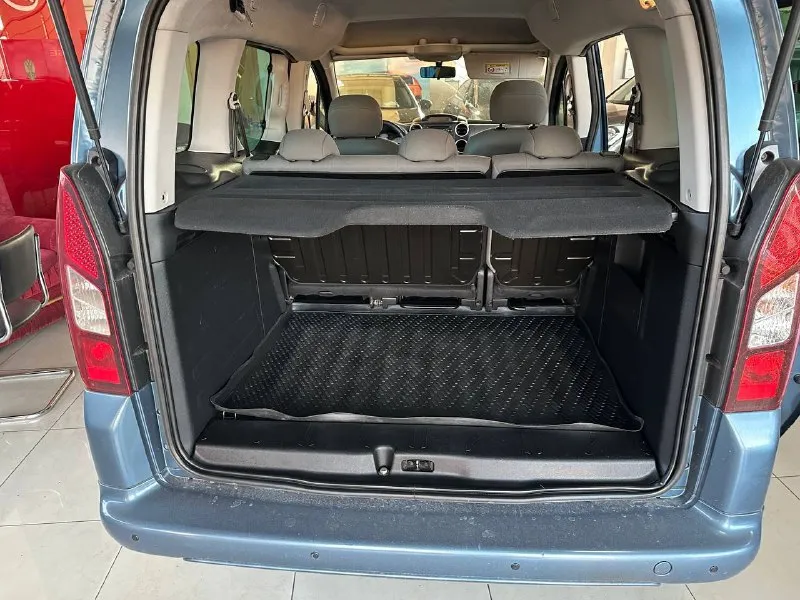 Citroen berlingo multispace год выпуска: 2016 тип кпп: механическая объем двигателя: 1.6 л тип топлива: бензин пробег: 228 000 км цена: 💥 1 650 000 рубли 💥 дополнительная информация: кондиционер abs круиз контроль подогрев передних сидений, задний ряд сидений - трансформер управление медиа на лепестках 2 ключа технически в отличном состоянии, машина ухожена и полностью обслужена +7 949 009 36 40 📞 звоните: +7(949)0093640 - фотография - 8