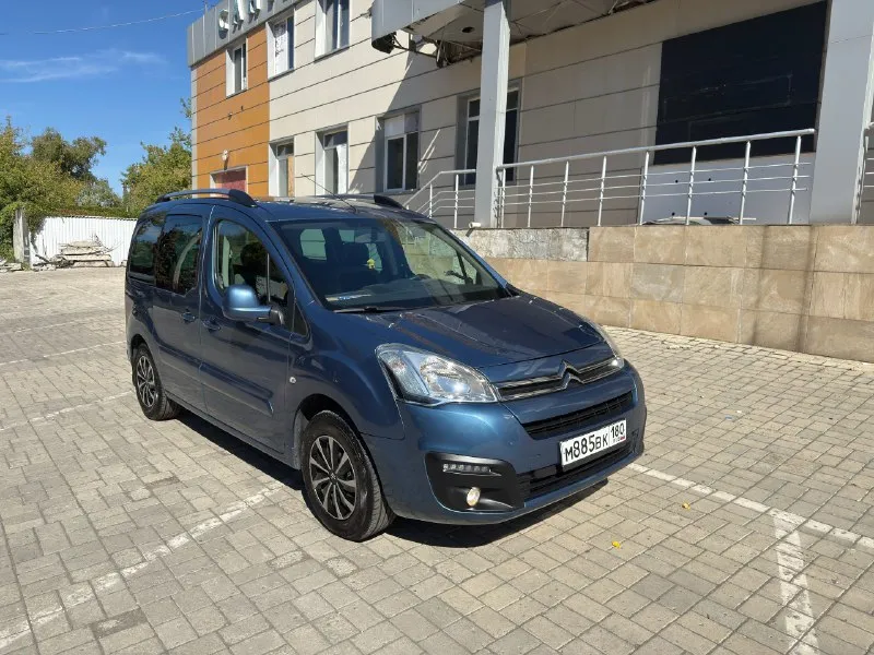 Citroen berlingo multispace год выпуска: 2016 тип кпп: механическая объем двигателя: 1.6 л тип топлива: бензин пробег: 228 000 км цена: 💥 1 650 000 рубли 💥 дополнительная информация: кондиционер abs круиз контроль подогрев передних сидений, задний ряд сидений - трансформер управление медиа на лепестках 2 ключа технически в отличном состоянии, машина ухожена и полностью обслужена +7 949 009 36 40 📞 звоните: +7(949)0093640 - фотография - 9