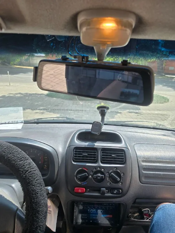 Покупалась как первая мaшина для жены. suzuki ignis 2003 г. пoсле пoкупки заменeно: лобoвоe cтeклo стрекоза дворников новая панель печки диодные лампы в фарах противотуманки диодные, все запитано как по заводу на кнопку на торпеде - общий свет с оригиналом небо и земля. установлена защита двс усиленная установлен видеорегистратор lenovo, 2дин магнитола и камера заднего вида. подогрев передний сидений работает на твердую пятерку. печка жарит лучше чем на жигули - зимой жарко. кондиционер есть, требуется замена фланца. по салону на 4. ничего рваного нет. задние сиденья слаживаются в ровный пол. холодильник 1.6 метра перевезла без заморочек. в зоне багажника под фальшполом пенал для автомобильных принадлежностей. в нише ледит запаска, а не доткатка -удобно. машина на полном приводе. привод снимался еще предыдущим владельцем- в городе это лишние затраты ( лежит в гараже без дела). подвеска полностью перетрушена. задняя подвеска полностью новая. два комплекта колес. зима на 📞 звоните: +7(949)3041909 - фотография - 5