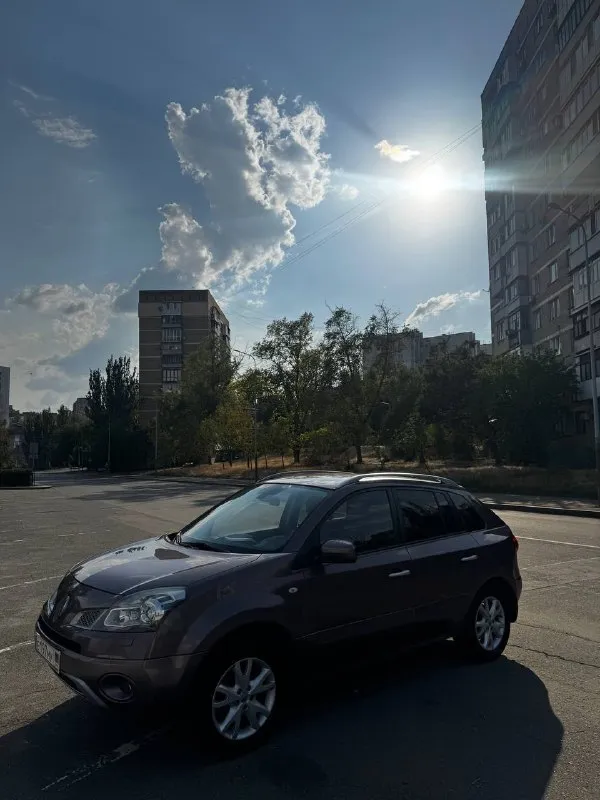 Renault koleos 2009 года,2.5 обьем двигателя, автомат коробка передач(новая, на гарантии )пробег род... - фотография