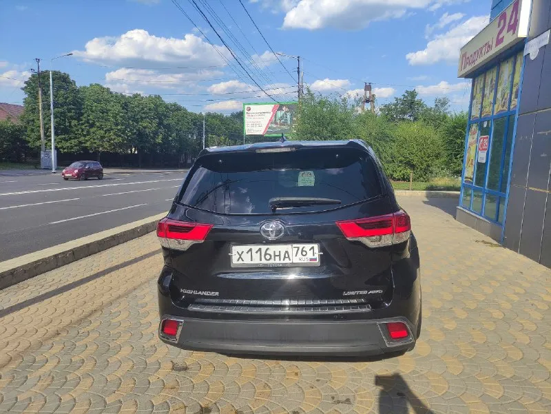 Toyota хайлендер 3 поколения 2017 год, 3,5 литра постоянный полный привод в машине все работает, вложений не требует любые проверки цена 3,200 +79595116466 📞 звоните: +7(959)5116466 - фотография - 8