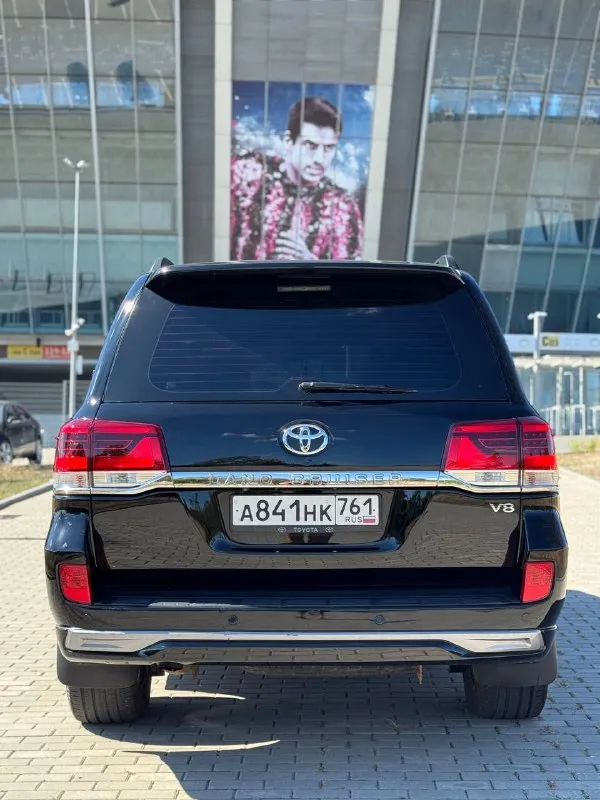 Продам: toyota land cruiser 200 год выпуска 2009. коробка автомат. двигатель 4,5 . привод полный. пробег 294 000. машина в отличном состоянии, полностью обслужена. двигатель, коробка работают идеально. ходовая часть перебрана, без посторонних звуков. по электронной части также все работает отлично, климат заправлен ! машина юридически чистая, переоформление без проблем! цена 3 550 000 торг. тел:+7 949-458-29-30. возможна продажа в кредит и обмен ! 📲 tg: дима помазан 📞 звоните: +7(949)4582930 - фотография - 2