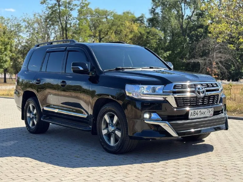 Продам: toyota land cruiser 200 год выпуска 2009. коробка автомат. двигатель 4,5 . привод полный. пробег 294 000. машина в отличном состоянии, полностью обслужена. двигатель, коробка работают идеально. ходовая часть перебрана, без посторонних звуков. по электронной части также все работает отлично, климат заправлен ! машина юридически чистая, переоформление без проблем! цена 3 550 000 торг. тел:+7 949-458-29-30. возможна продажа в кредит и обмен ! 📲 tg: дима помазан 📞 звоните: +7(949)4582930 - фотография - 4