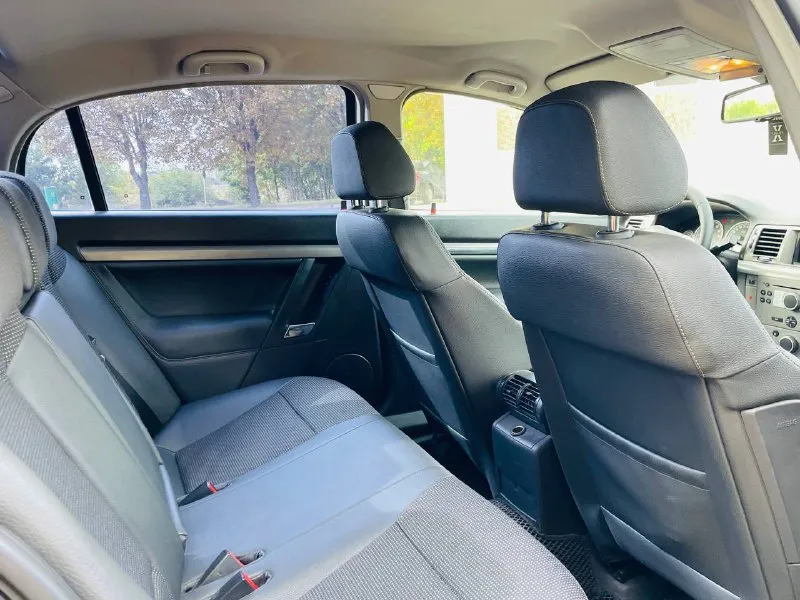 Продаю авто в идеальном состоянии супер красивый удобный комфортный экономный opel vectra c * restaling * elegance *** в эксплуатации с 2008 года пробег 155 двигатель 1.8 ecotec лучший в линейки опель хорошая комплектация редкая есть все ! климат контроль круиз контроль подогревы датчики света дождя авто затемнение зеркало кожаный комбинированные салон ухоженный и много чего есть для комфортного вождения ! документы в порядке любой вид оформления. цена за достойный автомобиль 625:000 тыс ₽ реальному быстрому покупателю торг у капота кто действительно заинтересован приобрести авто в очень хорошем состоянии без вложений звоните приезжайте покупайте город донецк всяким умникам диваным экспертам мимо 🆘 все вопросы по телефону +79493969852 📲 - фотография - 10