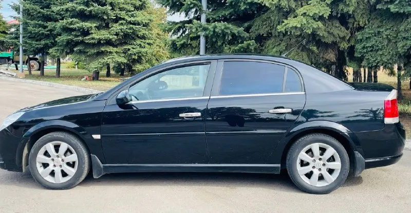 Продаю авто в идеальном состоянии супер красивый удобный комфортный экономный opel vectra c * restaling * elegance *** в эксплуатации с 2008 года пробег 155 двигатель 1.8 ecotec лучший в линейки опель хорошая комплектация редкая есть все ! климат контроль круиз контроль подогревы датчики света дождя авто затемнение зеркало кожаный комбинированные салон ухоженный и много чего есть для комфортного вождения ! документы в порядке любой вид оформления. цена за достойный автомобиль 625:000 тыс ₽ реальному быстрому покупателю торг у капота кто действительно заинтересован приобрести авто в очень хорошем состоянии без вложений звоните приезжайте покупайте город донецк всяким умникам диваным экспертам мимо 🆘 все вопросы по телефону +79493969852 📲 - фотография - 5