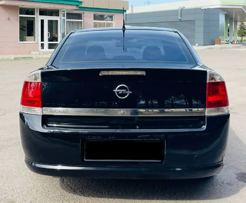 Продаю авто в идеальном состоянии супер красивый удобный комфортный экономный opel vectra c * restaling * elegance *** в эксплуатации с 2008 года пробег 155 двигатель 1.8 ecotec лучший в линейки опель хорошая комплектация редкая есть все ! климат контроль круиз контроль подогревы датчики света дождя авто затемнение зеркало кожаный комбинированные салон ухоженный и много чего есть для комфортного вождения ! документы в порядке любой вид оформления. цена за достойный автомобиль 625:000 тыс ₽ реальному быстрому покупателю торг у капота кто действительно заинтересован приобрести авто в очень хорошем состоянии без вложений звоните приезжайте покупайте город донецк всяким умникам диваным экспертам мимо 🆘 все вопросы по телефону +79493969852 📲 - фотография - 7