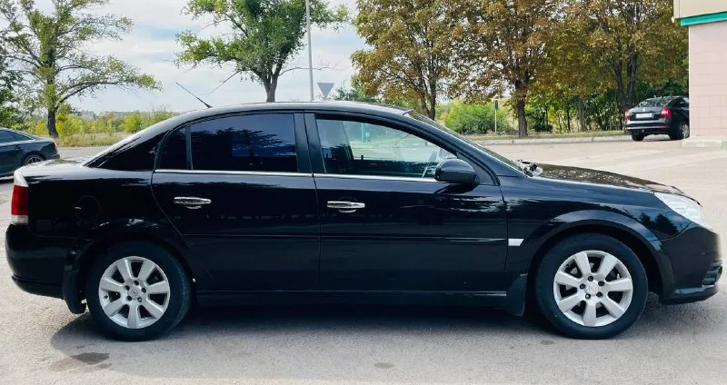 Продаю авто в идеальном состоянии супер красивый удобный комфортный экономный opel vectra c * restaling * elegance *** в эксплуатации с 2008 года пробег 155 двигатель 1.8 ecotec лучший в линейки опель хорошая комплектация редкая есть все ! климат контроль круиз контроль подогревы датчики света дождя авто затемнение зеркало кожаный комбинированные салон ухоженный и много чего есть для комфортного вождения ! документы в порядке любой вид оформления. цена за достойный автомобиль 625:000 тыс ₽ реальному быстрому покупателю торг у капота кто действительно заинтересован приобрести авто в очень хорошем состоянии без вложений звоните приезжайте покупайте город донецк всяким умникам диваным экспертам мимо 🆘 все вопросы по телефону +79493969852 📲 - фотография - 8