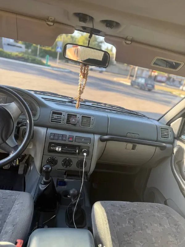 Продам патриот 2012 г. в. состояние как на фото, поварен, освежен в раптор, всё работает, дует, свет... - фотография