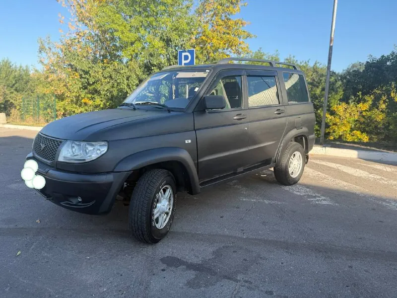 Продам патриот 2012 г. в. состояние как на фото, поварен, освежен в раптор, всё работает, дует, светит, моргает, двигатель, коробка, ходовка без нареканий, сел - поехал хоть до луны цену вижу 750.000 с предложениями в лс, обоснованный торг у капота переоформление в мрэо или по дкп - фотография - 3